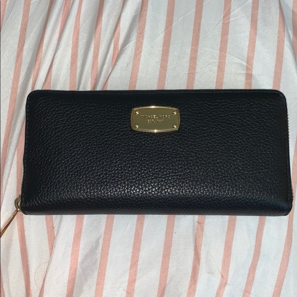 black MK wallet 🖤